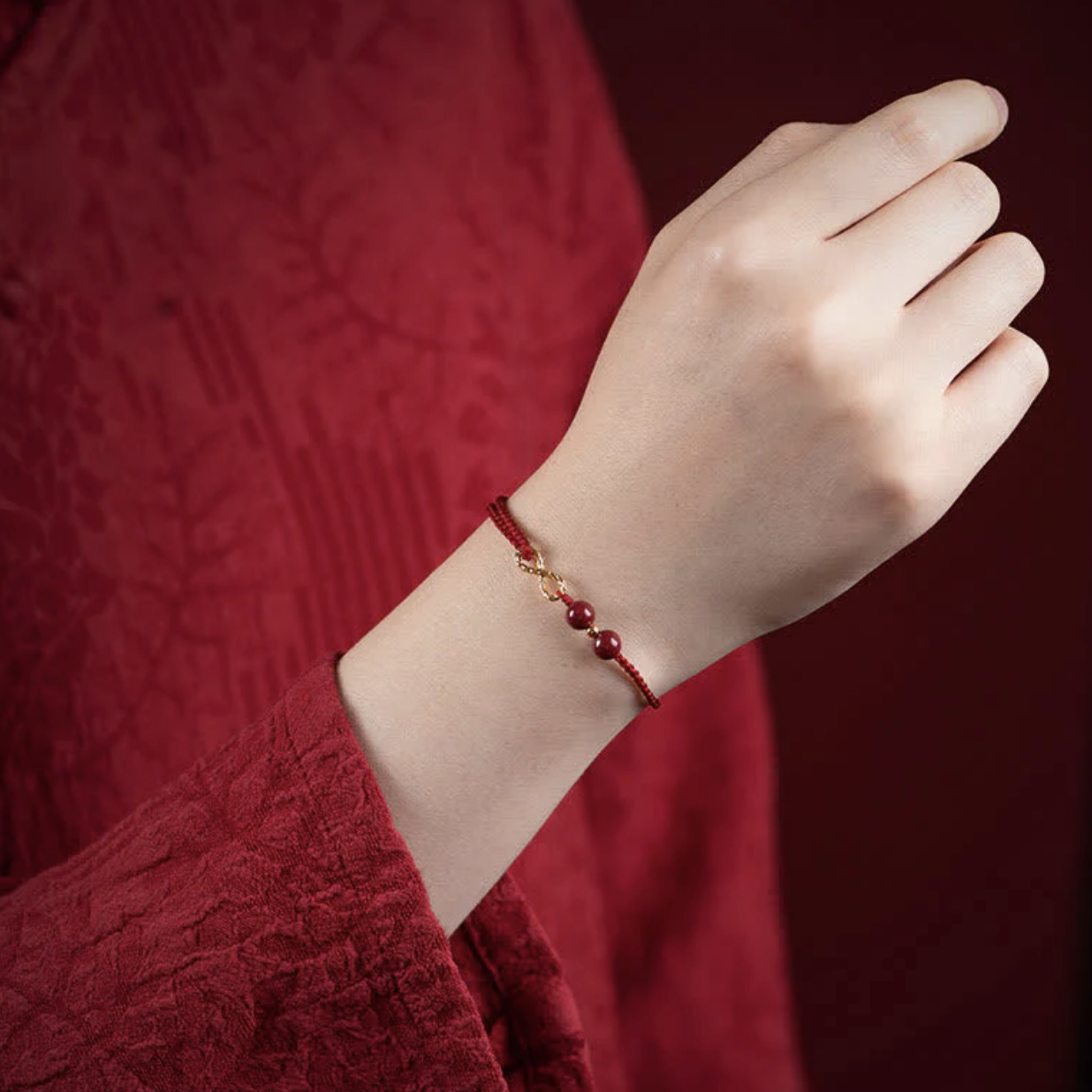 Pulsera de  Hilo Rojo - Bendición de cinabrio (ORO 18K)