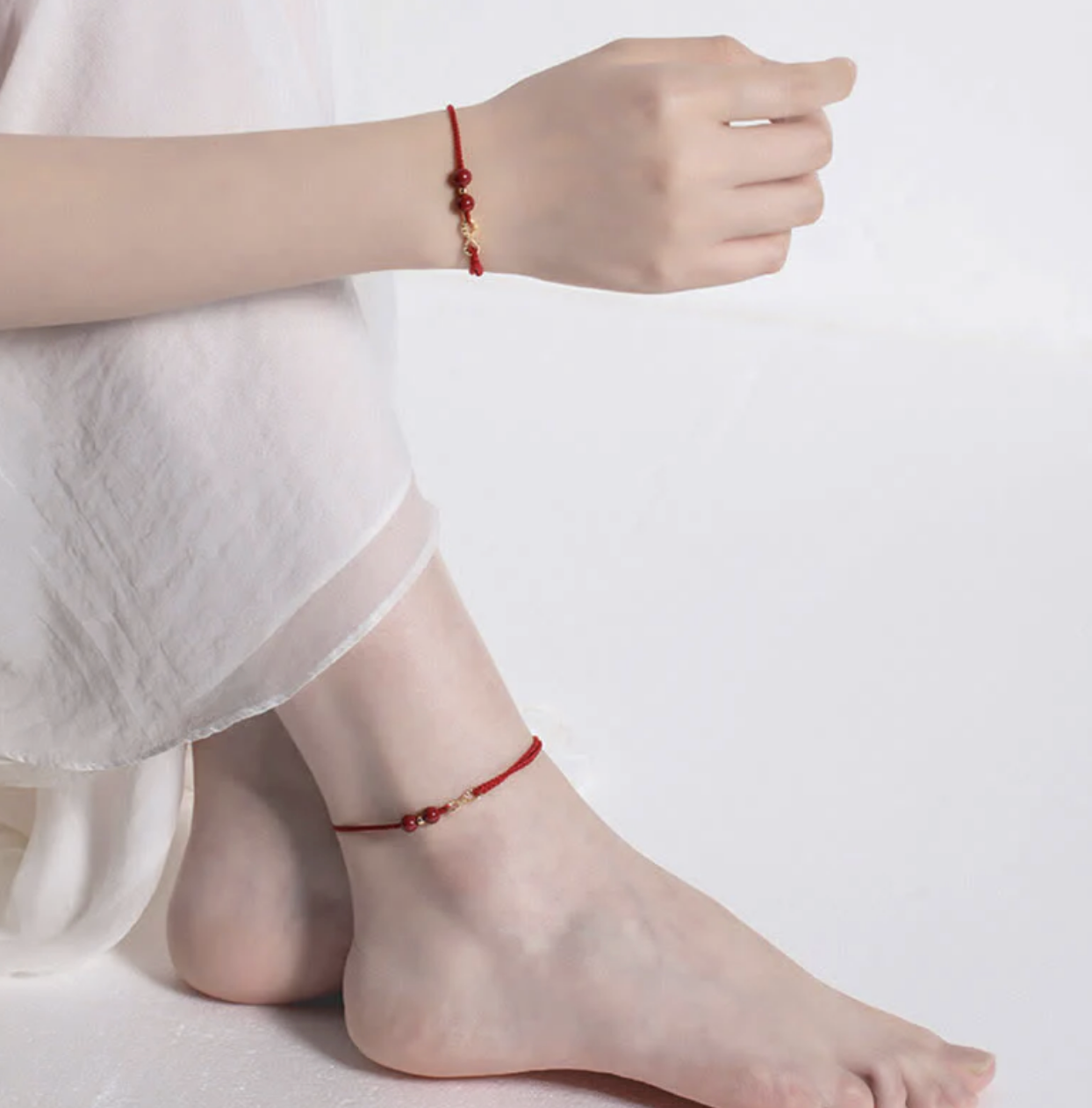 Pulsera de  Hilo Rojo - Bendición de cinabrio (ORO 18K)