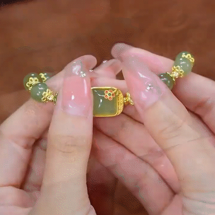 Brazalete de Jade Flor de Loto