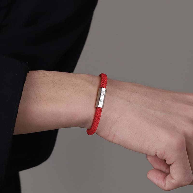 Pulsera Hilo Rojo Grabada (Plata de Ley)