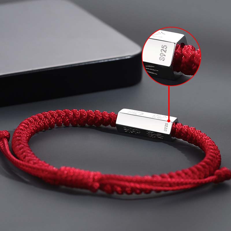 Pulsera Hilo Rojo Grabada (Plata de Ley)